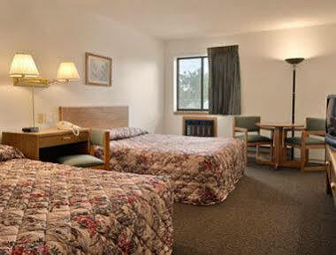 Super 8 By Wyndham Sd Hotel 2*